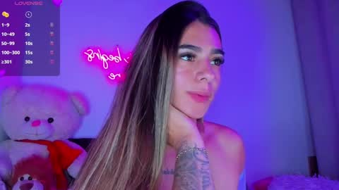 Eva Shinee online show from 10, 9, 2025