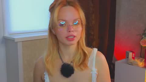 Snapshot of eva_sinn chatting on 28, 6, 2026 Hi there i am Eva and i wish create a nice community with you so join my Ticket Show for more pleasure online show from 28, 6, 2026