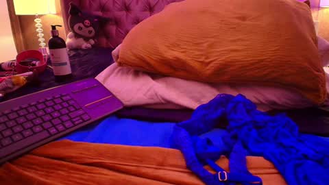 Snapshot of evaa_cloee chatting on 31, 1, 2025 EVA CLOEE online show from 31, 1, 2025