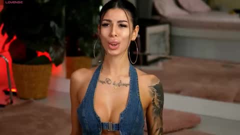 Eva  online show from 15, 11, 2025