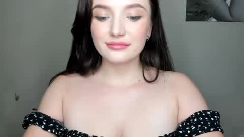 Snapshot of evaamillerr chatting on 23, 12, 2024 Eva online show from 23, 12, 2024