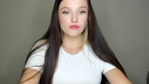 Snapshot of evaamillerr chatting on 23, 9, 2025 Eva online show from 23, 9, 2025