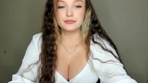 Snapshot of evaamillerr chatting on 1, 11, 2025 Eva online show from 1, 11, 2025