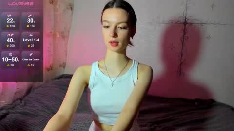 Hi Im Eva - welcome to my room online show from 17, 12, 2025