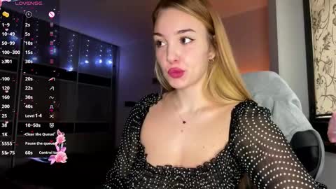 Snapshot of evacarter1 chatting on 11, 11, 2025 evacarter1 online show from 11, 11, 2025