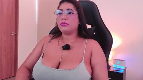 Snapshot of evacarters chatting on 18, 7, 2026 Jenny Carters online show from 18, 7, 2026