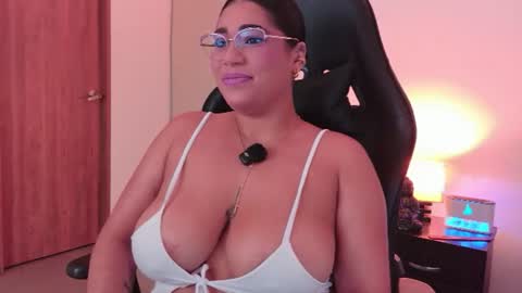 Snapshot of evacarters chatting on 23, 7, 2026 Jenny Carters online show from 23, 7, 2026