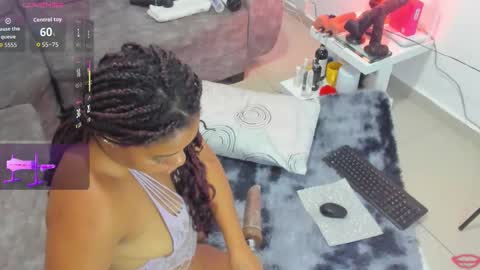 Snapshot of evahalston chatting on 5, 11, 2025 evahalston online show from 5, 11, 2025