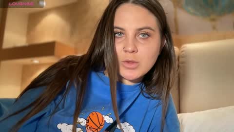 EvaHazard online show from 5, 2, 2025