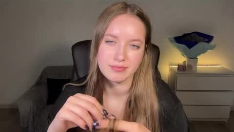 Snapshot of evajuly chatting on 4, 5, 2026 Eva online show from 4, 5, 2026