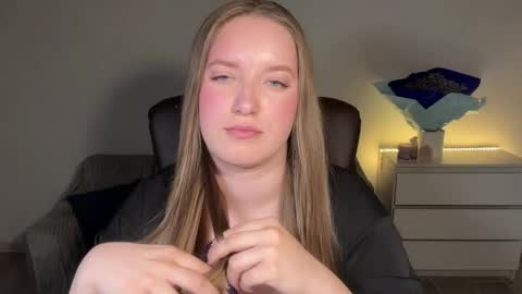 Snapshot of evajuly chatting on 15, 5, 2026 Eva online show from 15, 5, 2026