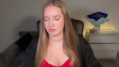 Snapshot of evajuly chatting on 9, 6, 2026 Eva online show from 9, 6, 2026