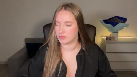 Snapshot of evajuly chatting on 11, 6, 2026 Eva online show from 11, 6, 2026