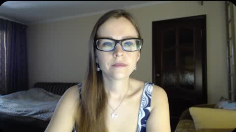 Snapshot of evangeline06 chatting on 17, 12, 2024 YourMistress online show from 17, 12, 2024
