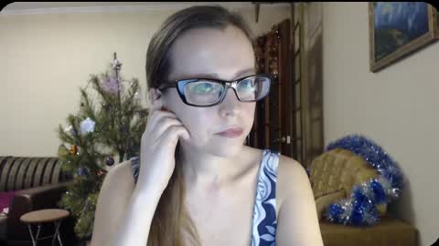 Snapshot of evangeline06 chatting on 10, 1, 2025 YourMistress online show from 10, 1, 2025