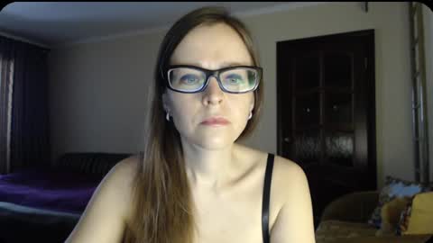 Snapshot of evangeline06 chatting on 5, 3, 2025 YourMistress online show from 5, 3, 2025