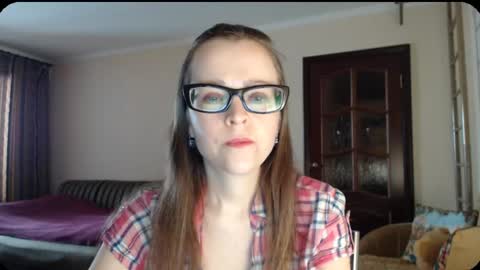 Snapshot of evangeline06 chatting on 10, 3, 2025 YourMistress online show from 10, 3, 2025