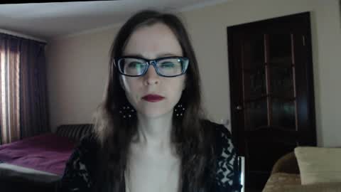 Snapshot of evangeline06 chatting on 27, 4, 2026 YourMistress online show from 27, 4, 2026