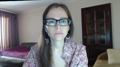 Snapshot of evangeline06 chatting on 29, 4, 2026 YourMistress online show from 29, 4, 2026