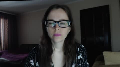 Snapshot of evangeline06 chatting on 3, 5, 2026 YourMistress online show from 3, 5, 2026