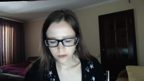 Snapshot of evangeline06 chatting on 5, 5, 2026 YourMistress online show from 5, 5, 2026