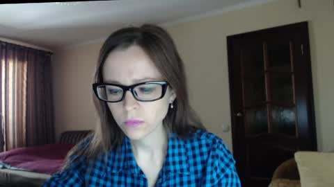 Snapshot of evangeline06 chatting on 7, 5, 2026 YourMistress online show from 7, 5, 2026