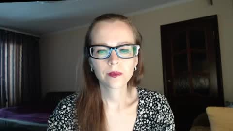 Snapshot of evangeline06 chatting on 12, 5, 2026 YourMistress online show from 12, 5, 2026