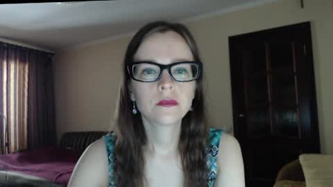 Snapshot of evangeline06 chatting on 17, 5, 2026 YourMistress online show from 17, 5, 2026