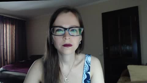 Snapshot of evangeline06 chatting on 19, 5, 2026 YourMistress online show from 19, 5, 2026