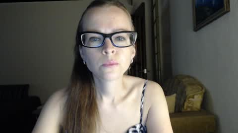 Snapshot of evangeline06 chatting on 26, 5, 2026 YourMistress online show from 26, 5, 2026