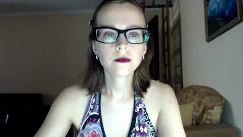 Snapshot of evangeline06 chatting on 23, 7, 2026 YourMistress online show from 23, 7, 2026