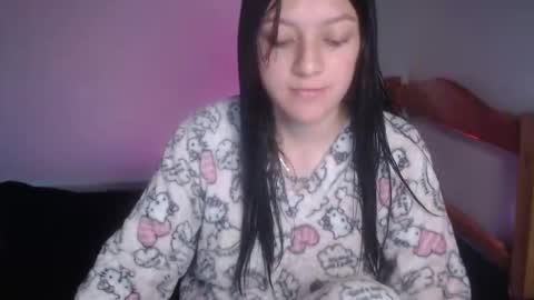Snapshot of evangeline_petite chatting on 25, 11, 2025 eva online show from 25, 11, 2025
