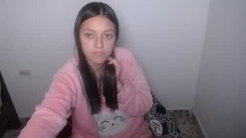 Snapshot of evangeline_petite chatting on 19, 5, 2026 eva online show from 19, 5, 2026