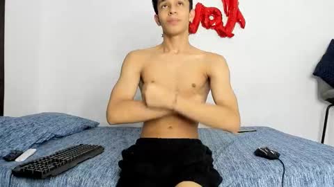 Snapshot of evans_collins24 chatting on 4, 10, 2025 Evans collins24 online show from 4, 10, 2025