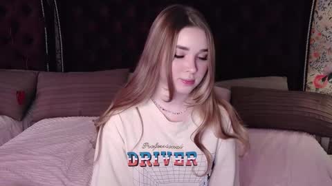 Snapshot of evapeachh chatting on 11, 3, 2025 Eva online show from 11, 3, 2025