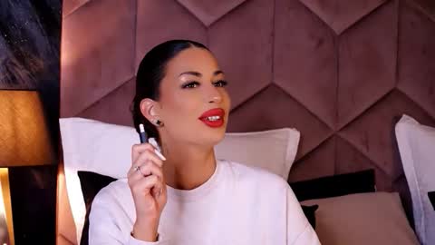 EvaRhea online show from 7, 10, 2025