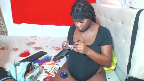 Snapshot of evaxemma chatting on 11, 6, 2026 Eva And Emmanuel online show from 11, 6, 2026