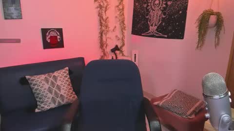 Snapshot of evee_uwu chatting on 9, 10, 2025 Eve Jane online show from 9, 10, 2025