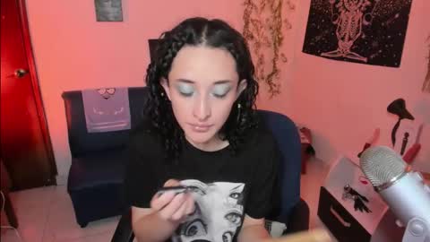 Eve Jane  online show from 25, 11, 2025