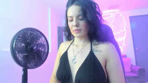 Snapshot of evelin__thompsson chatting on 24, 2, 2026 evelin__thompsson online show from 24, 2, 2026