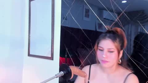 EVELIN online show from 4, 10, 2025