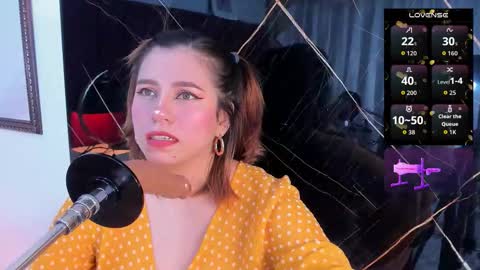 Snapshot of evelin_belen chatting on 24, 10, 2025 EVELIN online show from 24, 10, 2025