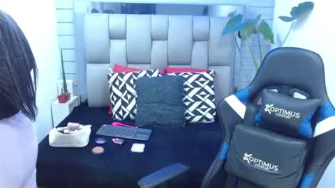 Snapshot of evelin_zaens chatting on 28, 6, 2026 evelin zaens online show from 28, 6, 2026