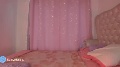 Snapshot of evelyn_evelyn chatting on 11, 2, 2025 evelyn evelyn online show from 11, 2, 2025