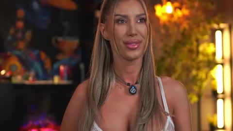 Snapshot of evelyn_evyy chatting on 22, 7, 2026 Evelyn online show from 22, 7, 2026