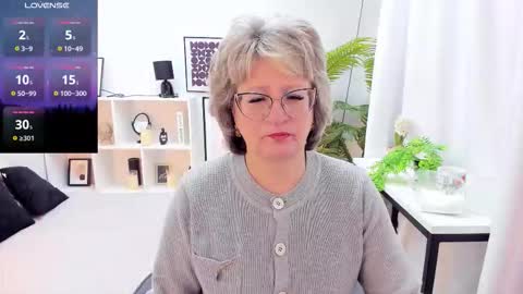 Evelyn online show from 17, 11, 2025