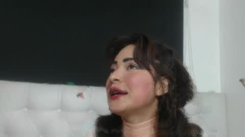 Evelyne online show from 7, 4, 2026