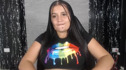 Snapshot of evemilk chatting on 2, 3, 2025 evelin 3 online show from 2, 3, 2025