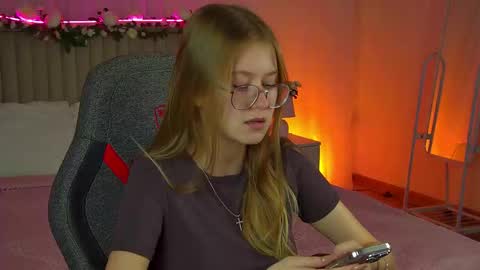 Snapshot of evemundie chatting on 18, 9, 2025 Eve online show from 18, 9, 2025