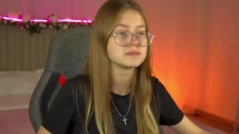 Snapshot of evemundie chatting on 25, 9, 2025 Eve online show from 25, 9, 2025